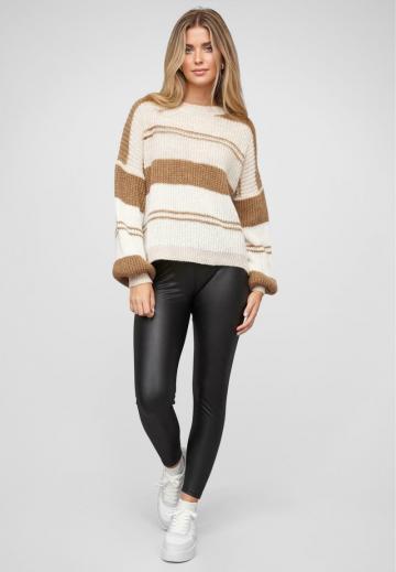 Пуловер в полоску