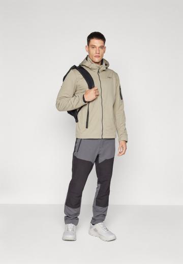 Спортивная куртка