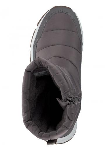 Спортивные сапоги