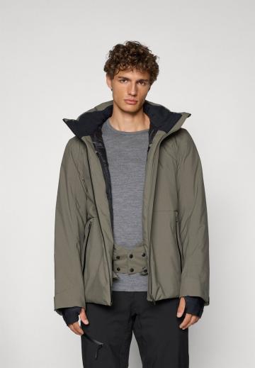 Сноубордическая куртка