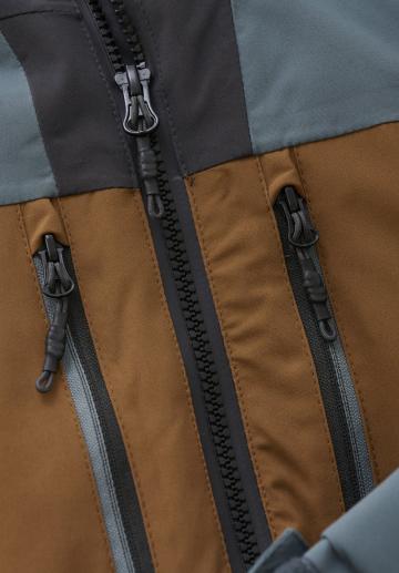 Спортивная куртка