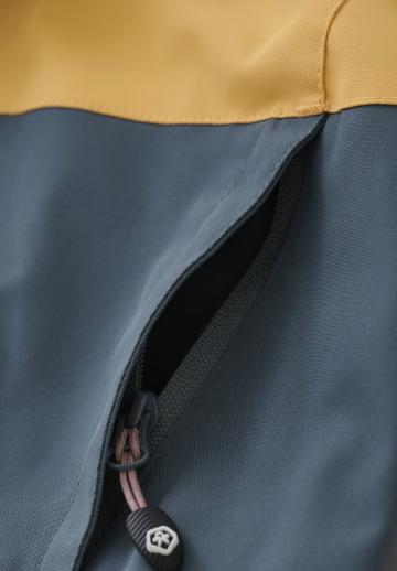 Спортивная куртка