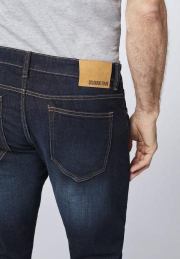 Узкие джинсы