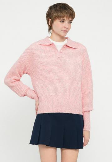 Пуловер с воротником поло