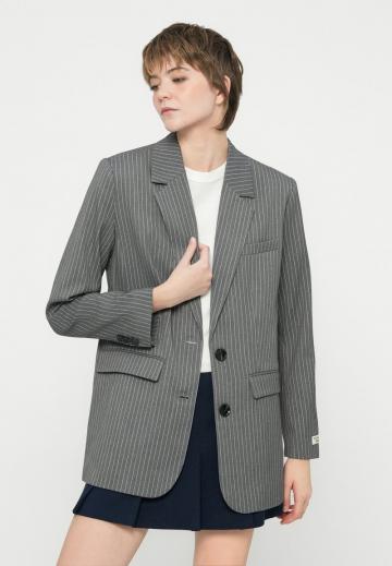 Длинный блейзер