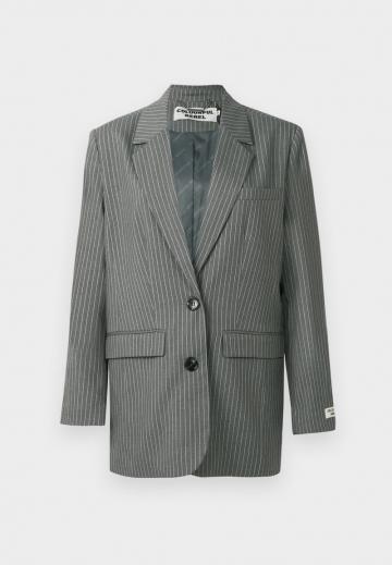 Длинный блейзер