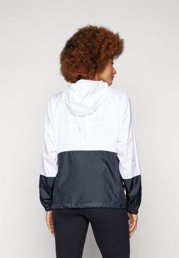 Спортивная куртка