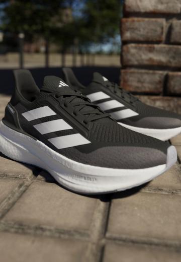 Беговые кроссовки