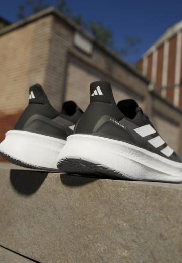 Беговые кроссовки