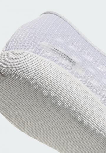 Беговые кроссовки