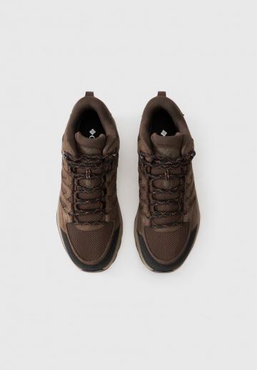 Походные кроссовки