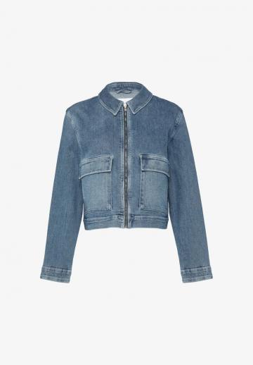 Куртка с накладнымит карманами