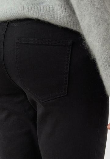 Короткие джинсы