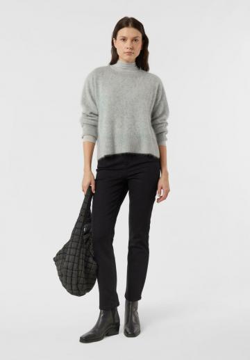 Короткие джинсы