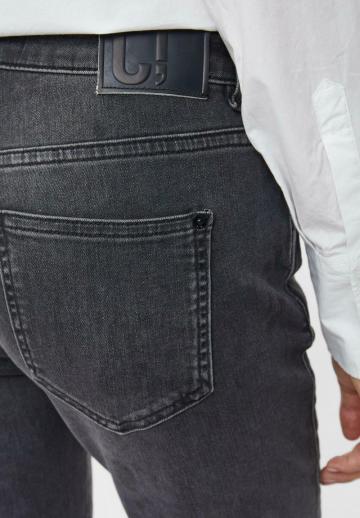 Короткие джинсы