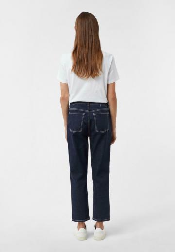 Прямые джинсы