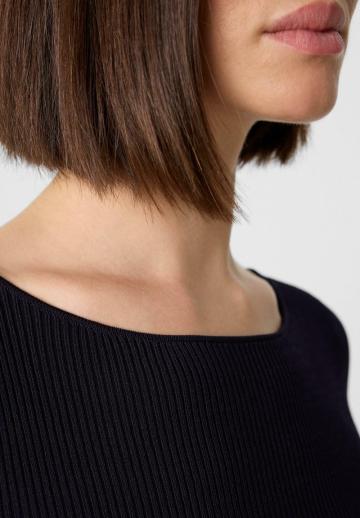 Вязаное платье