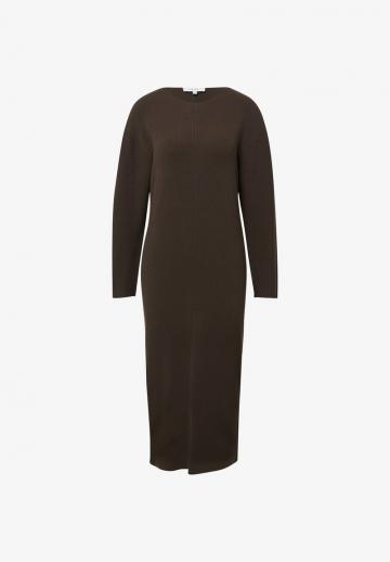 Вязаное платье