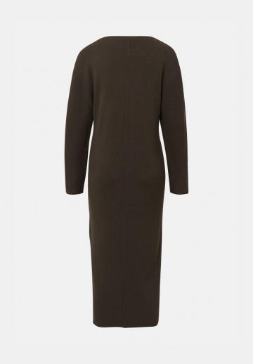 Вязаное платье