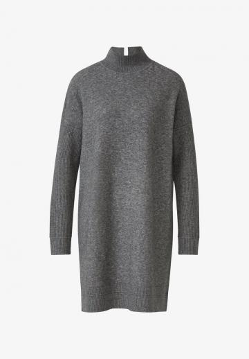 Вязаное платье