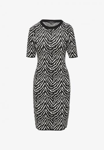 Платье футляр