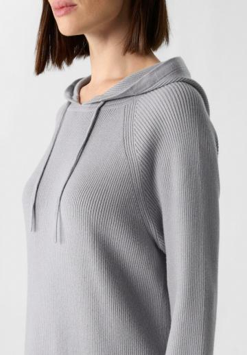 Вязаное платье