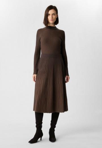 Пуловер в полоску