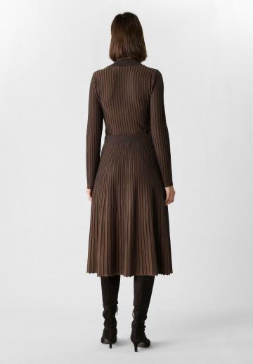 Пуловер в полоску