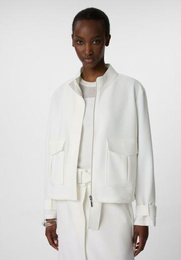 Куртка с накладнымит карманами