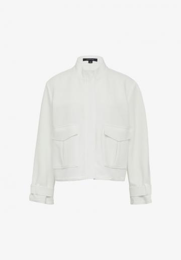 Куртка с накладнымит карманами