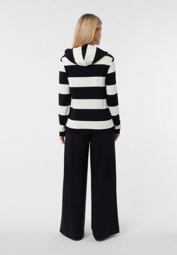 Пуловер с капюшоном