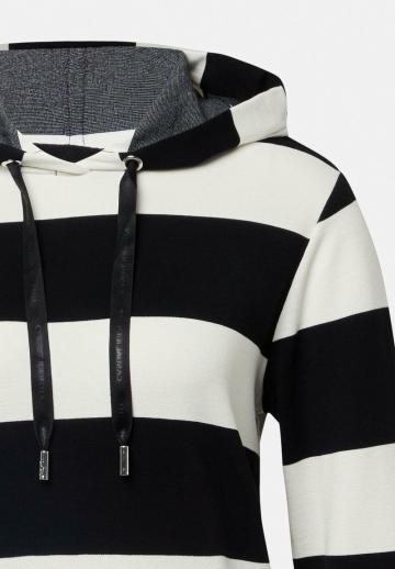 Пуловер с капюшоном