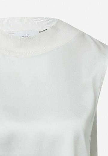 Блузка без рукавов