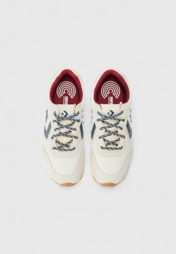 Гандбольные кроссовки