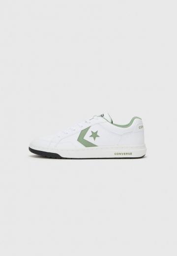 Гандбольные кроссовки