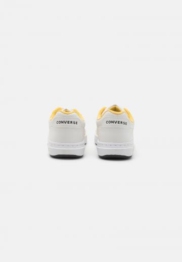 Гандбольные кроссовки