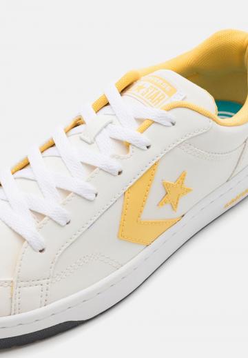 Гандбольные кроссовки