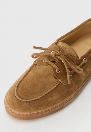 Ботинки на шнуровке