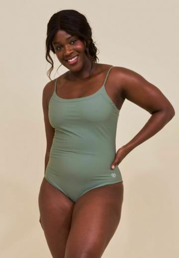 Слитный купальник