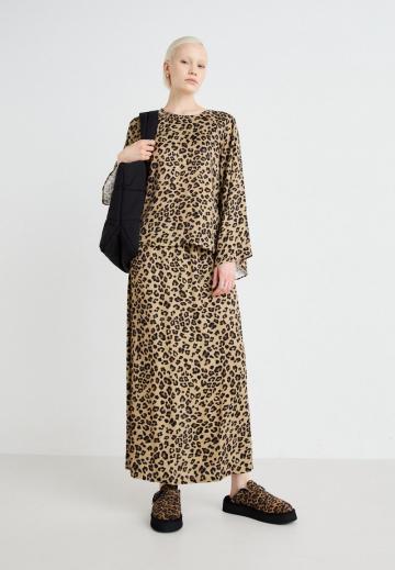 Гандбольные кроссовки