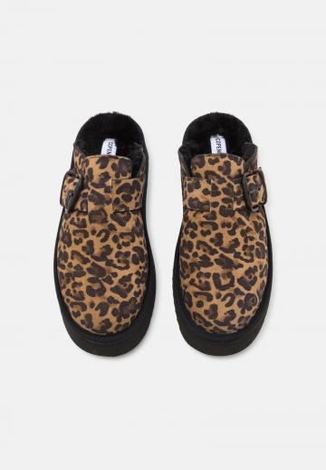 Гандбольные кроссовки