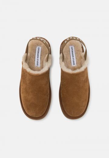 Гандбольные кроссовки