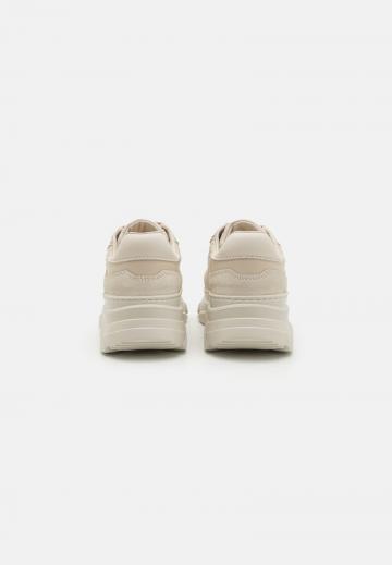 Гандбольные кроссовки