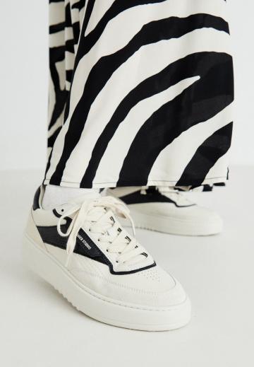 Гандбольные кроссовки