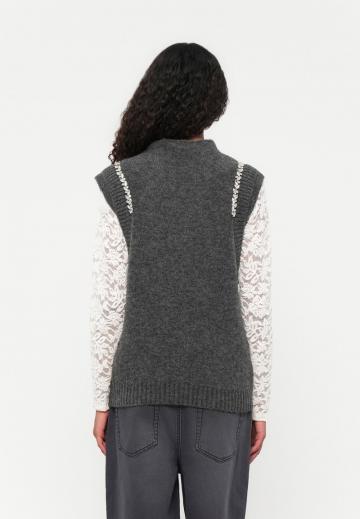 Пуловер без рукавов