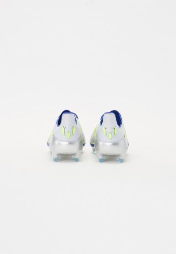 Футбольные бутсы