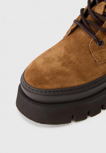 Ботинки на шнуровке