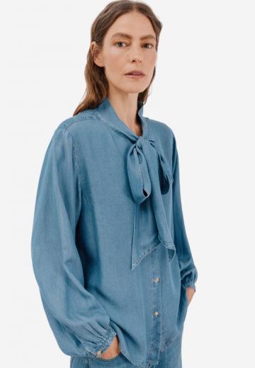 Джинсовая блузка