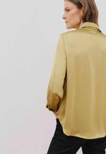 Атласная блузка