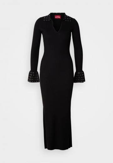 Вязаное платье